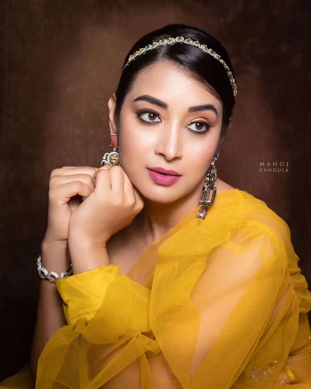 ETV Actress Bhanu Sri Long Legs Show in Yellow Gown